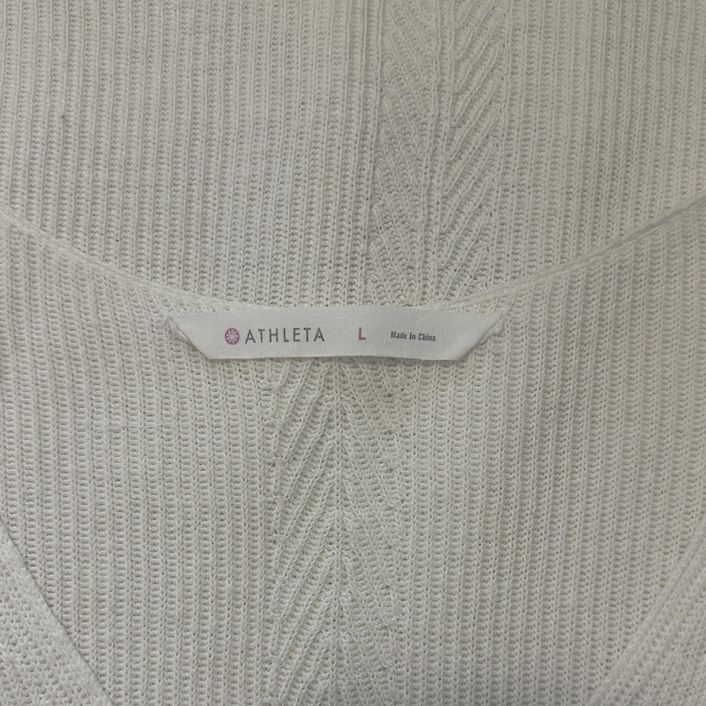 Athleta Cream V-Neck Short Sleeve Top